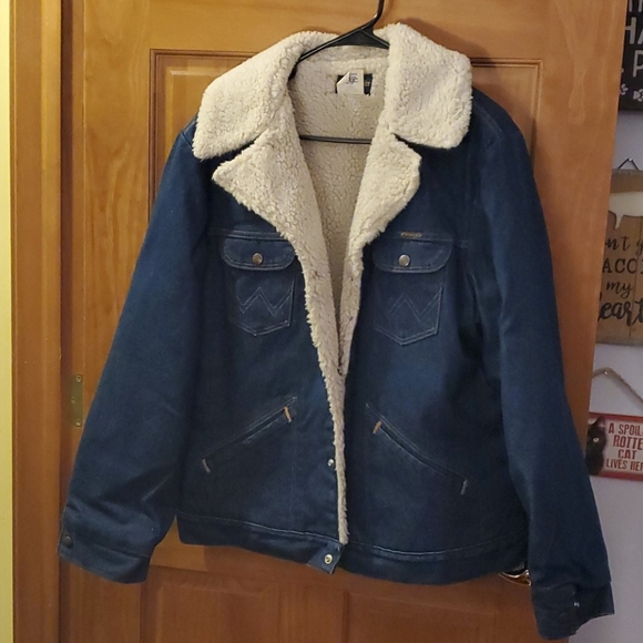 Wrangler Other - Vintage sherpa lined Jean jacket